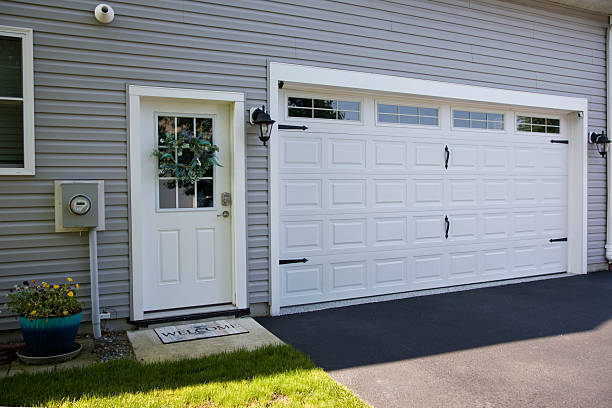 24/7 Emergency Garage Door Panel Replacement experts in Benton, AR